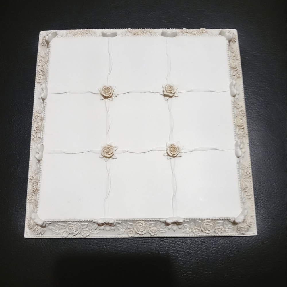 Porcelain tic tac toe board - Picture 1 of 5